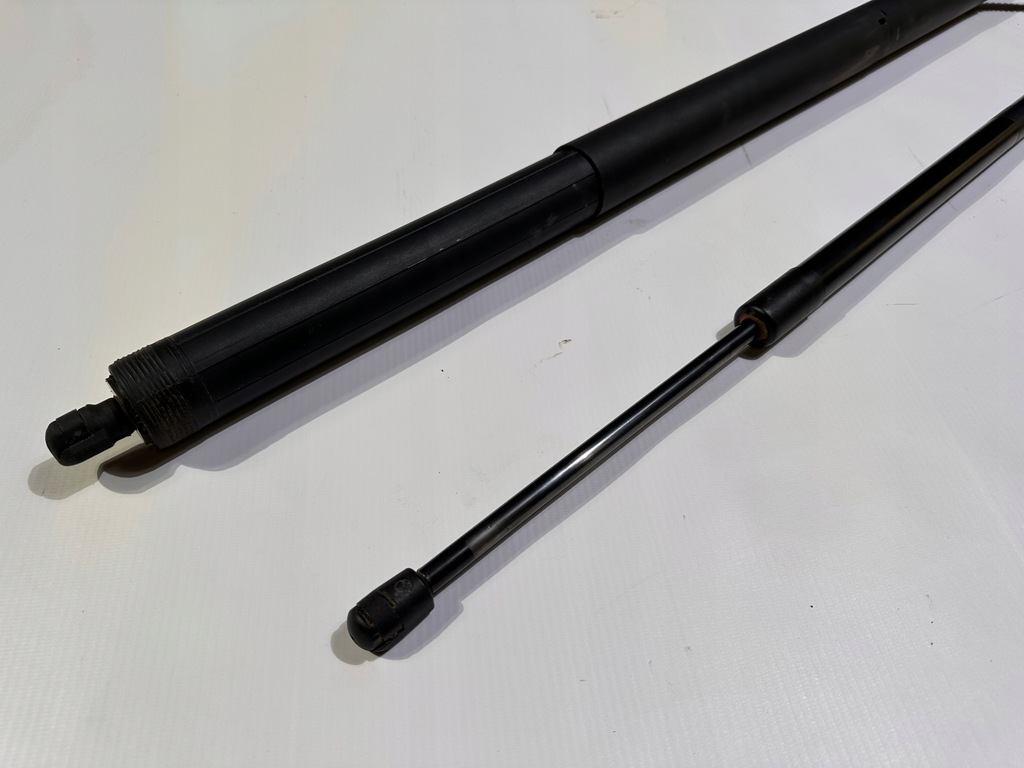 фото №7, Привід амортизатори кришки задній багажника chrysler pacifica 2016 - 2020