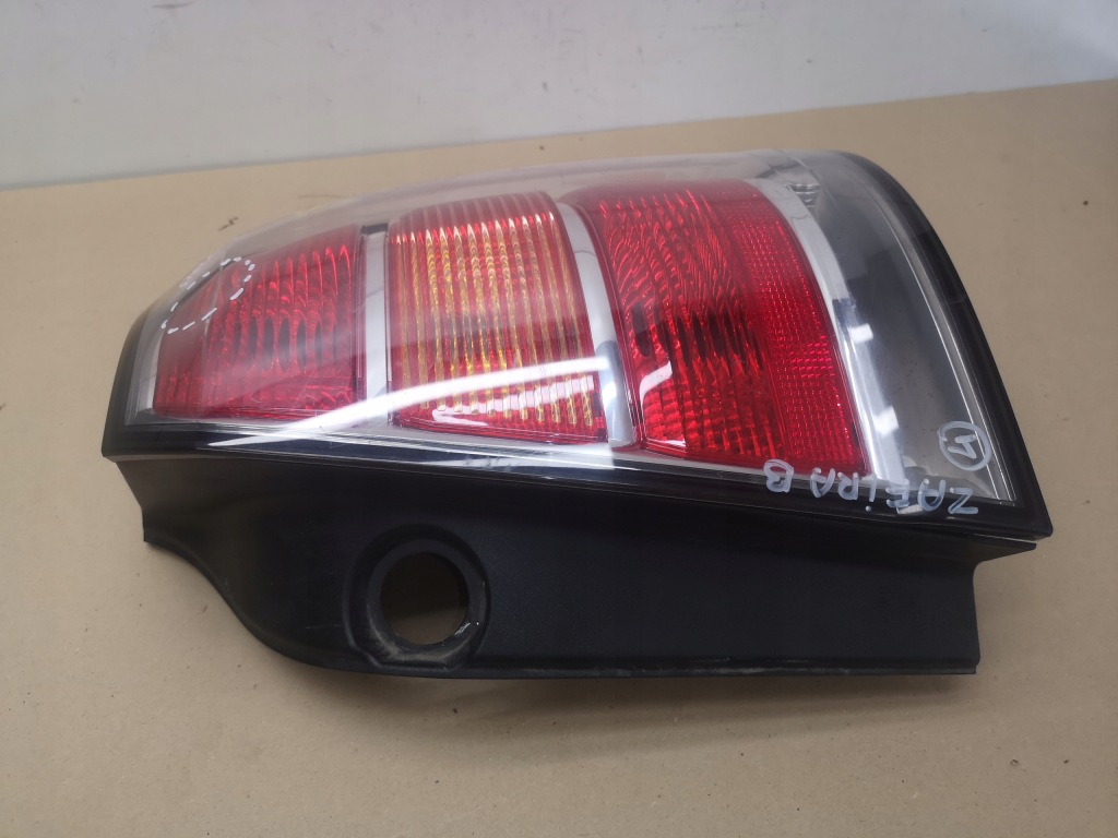 фото №10, Лампа правая задняя opel zafira b ii 05-08