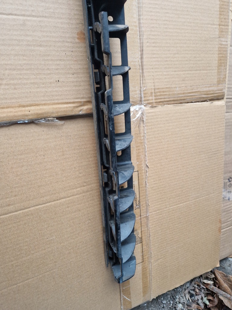 фото №7, Skoda rapid направляющая бампера задняя 5jh807863