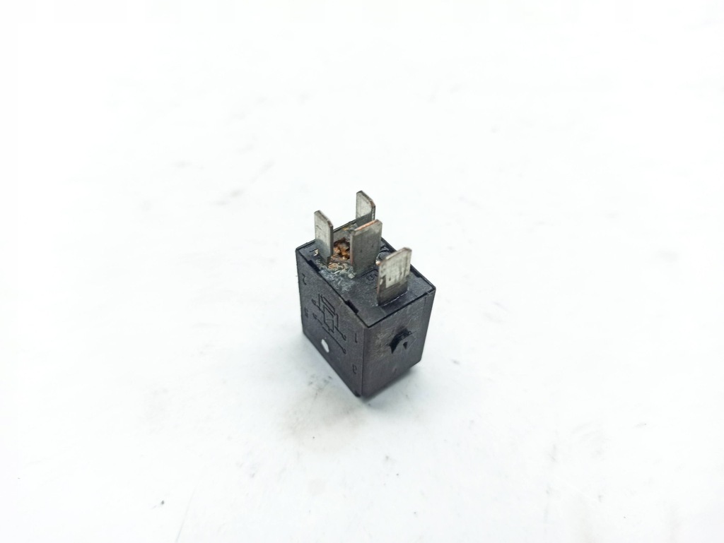 фото №8, Mercedes-benz cls c219 2005 реле