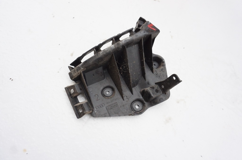 фото №1, Направляющая лампы левый задняя audi a3 8p 8p1 sportback