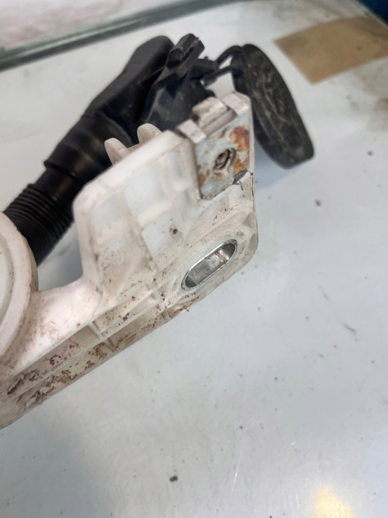 фото №5, Bmw 3 f30 f35 f31 --- бачок омивача 250420150942