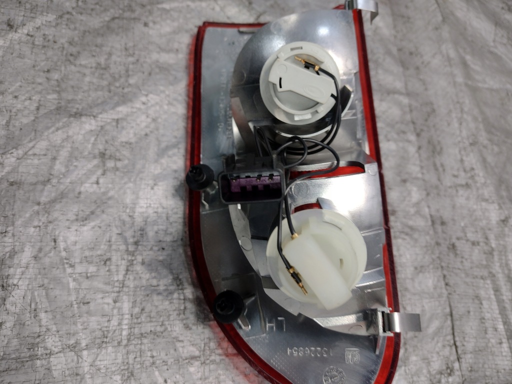 фото №9, Ліва задній лампа багажника opel insignia a kombi оригінальний номер 13226854