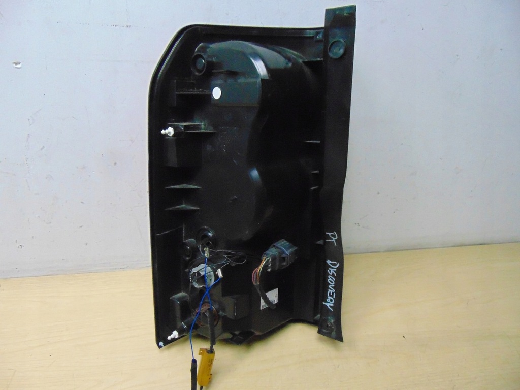 фото №8, Лампа права задня land rover discovery iii iv europa