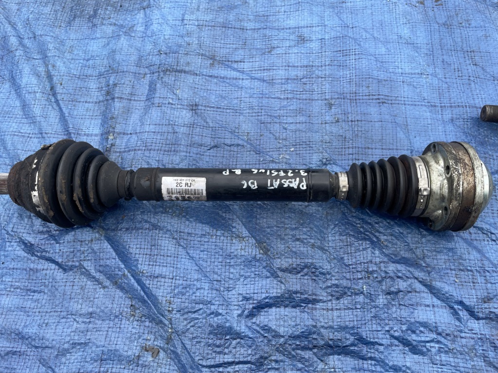 Купити Audi a3 8p 2.0 tdi golf v r32 3.2 v6 привідний вал перед передня права 1k0407272cr