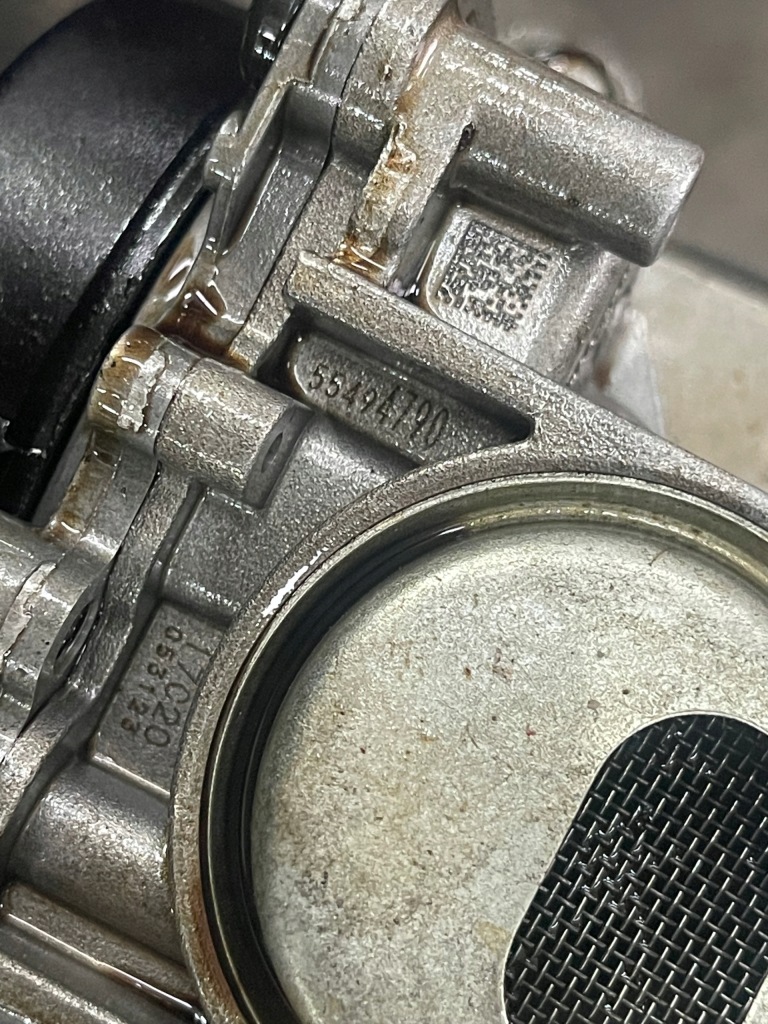 Opel 1.0 turbo насос масляная 55494790 Оригинал