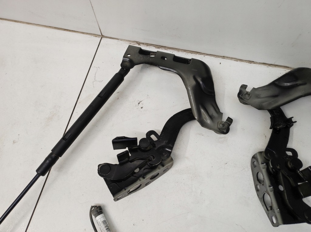 фото №8, Петля петли патрон капот правый левый комплект mercedes e klasa w213 213