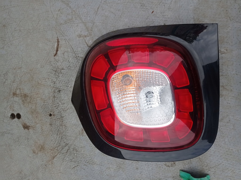 фото №1, Лампа права задня led smart forfour 453 265502003r