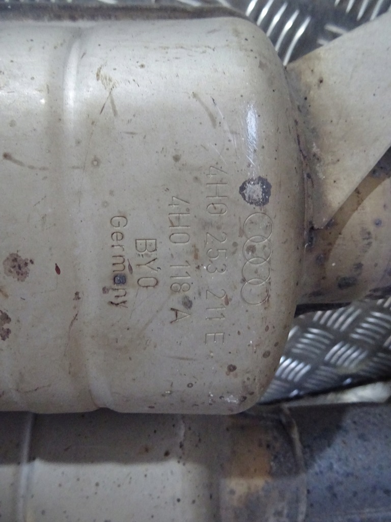 фото №7, Audi s8 4h lift выхлоп гаситель kompletny 4h0253211e