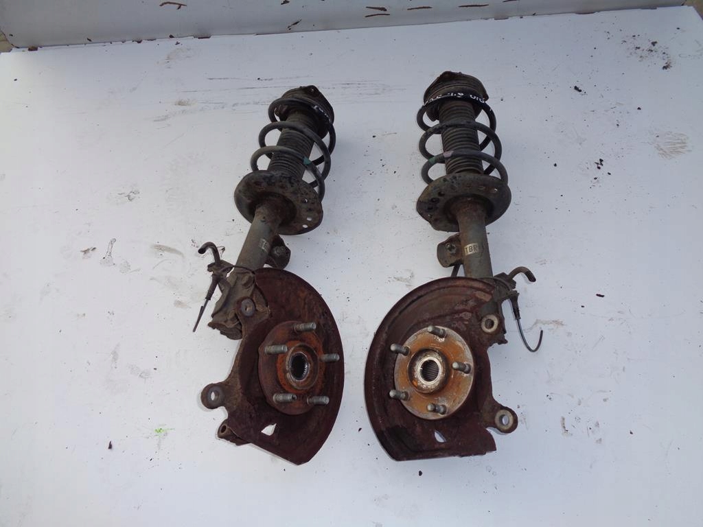 фото №1, Поворотный кулак правый перед nissan juke i 1.6 dig-t