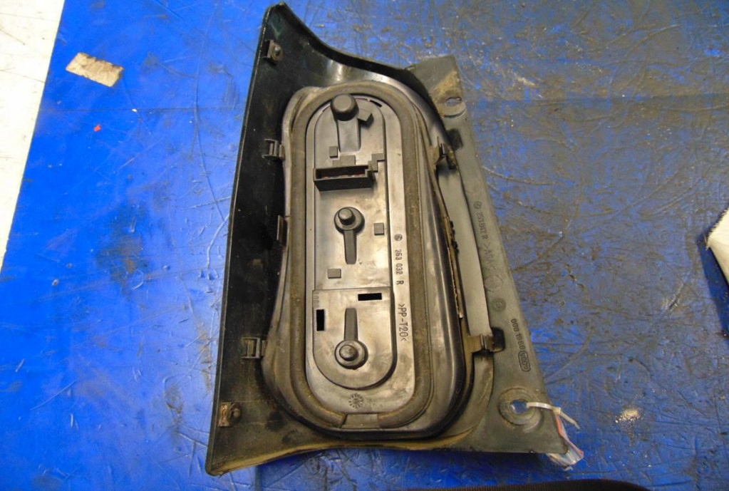 фото №3, Smart fortwo 0.6 лампа задня права.