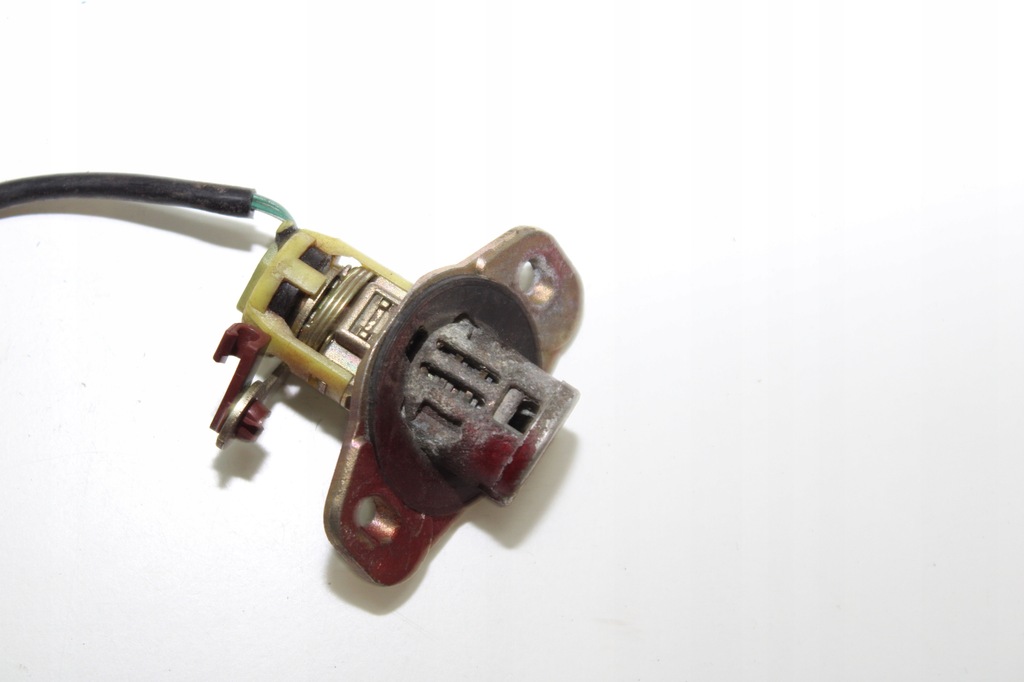 фото №4, Lexus gs gs300 вкладка замка задній кришки