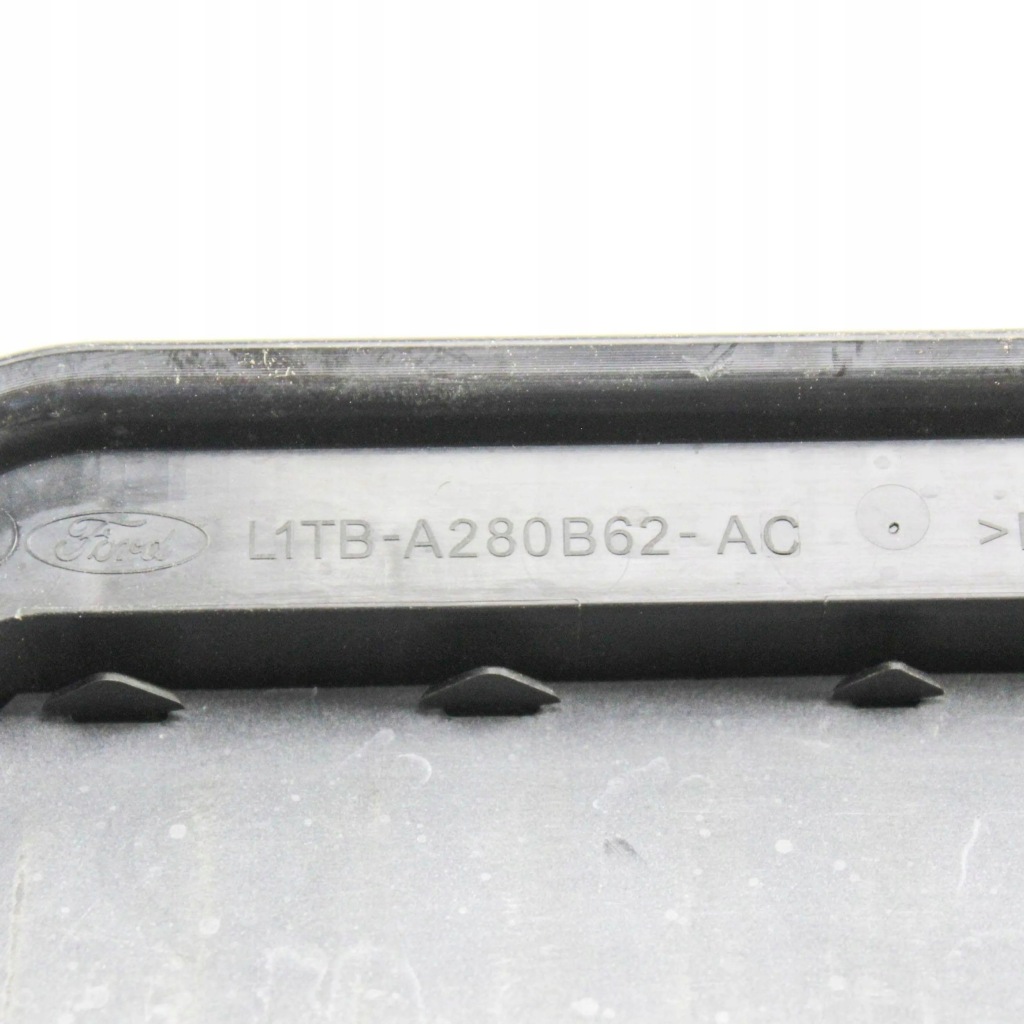 Ford kuga ii 2020 решётка вентиляционная pod бампером задним в Украине