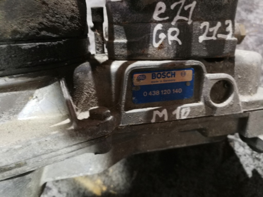 Распределитель топлива 4-jetronic m10 bmw e21 213 Оригинал