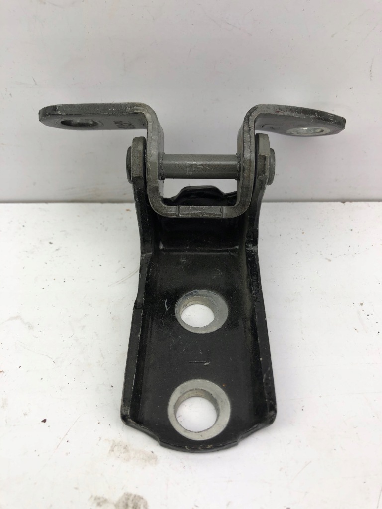 фото №1, Toyota rav4 петля нижний дверь левый задняя