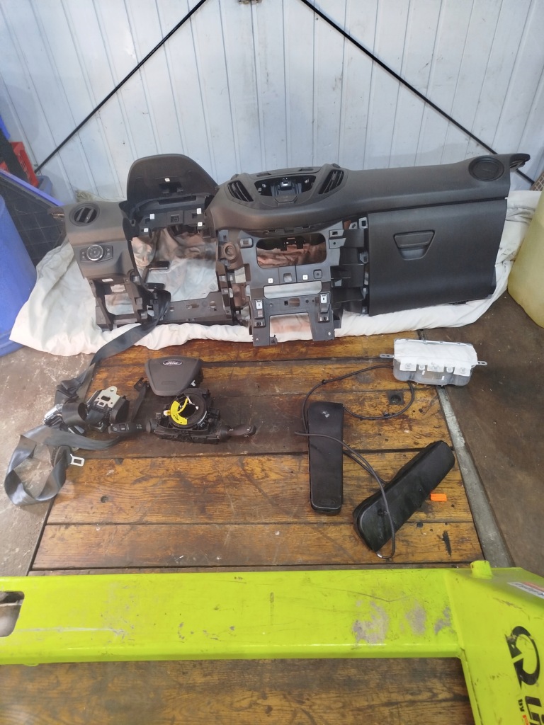 фото №1, Приборная панель aierbag ford transit couier 18-24r