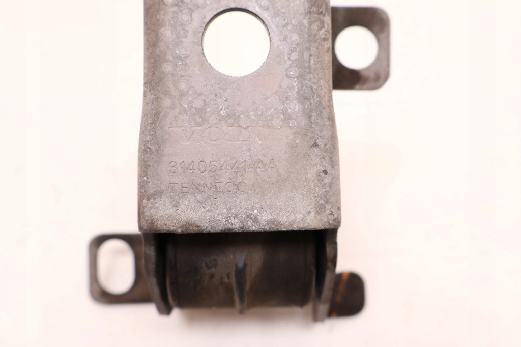 фото №6, Volvo xc60 ii кронштейн кронштейн глушителя левый задняя 31405441