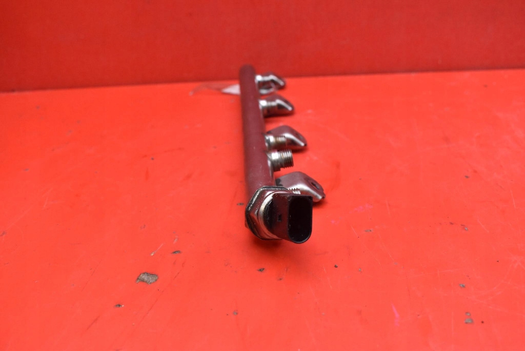 фото №6, Молдинг впрыскная правая 7547599 bmw f01 f02 4.4 v8 407 km 08-12