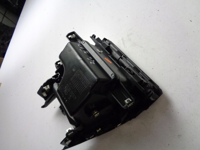 фото №7, Бардачок зарядное устройство qi citroen c4 iii 2020-