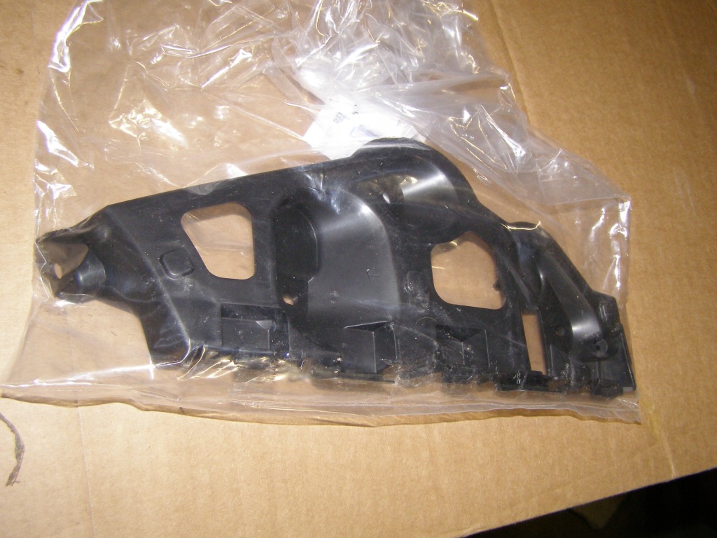 фото №1, Dacia sandero направляющая бампера левый задняя 850450798r