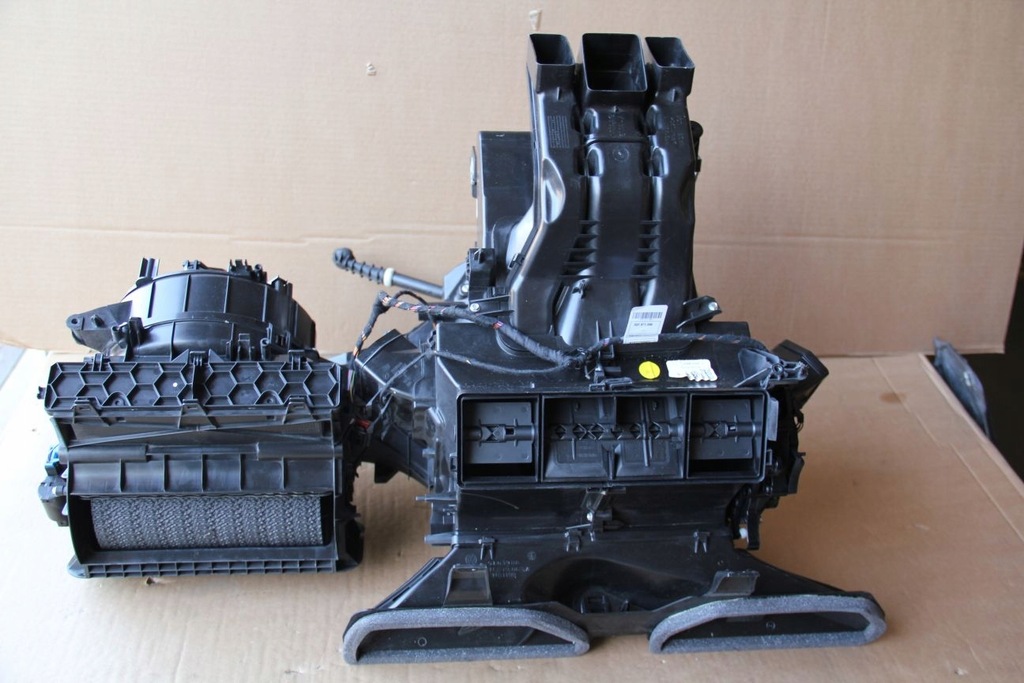 фото №1, Отопитель перед vw atlas se 3qf816005g