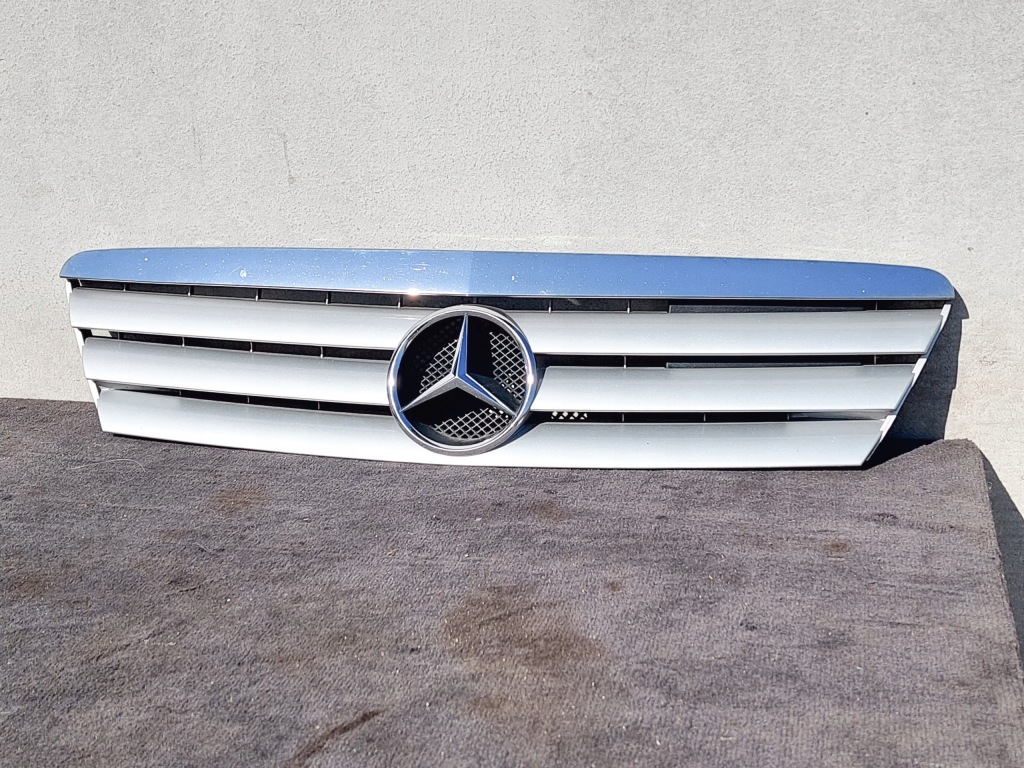 фото №1, Решітка радіатора оригінальний mercedes w 168 a klasa