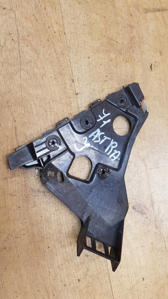 Купити Правий напрямна передній бампера opel astra j sports tourer 13367893 1.7l