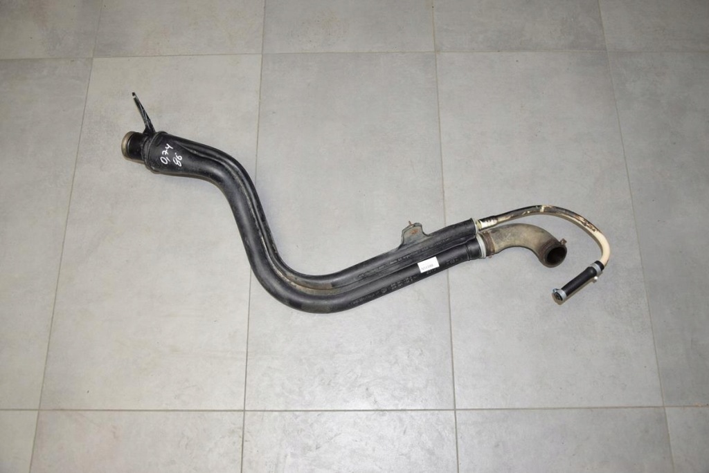 фото №1, Vw amarok заливная горловина бака топлива 2h0201129c