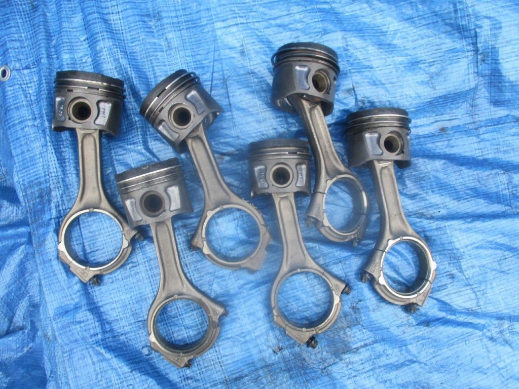 фото №1, Поршень jeep grand cherokee wk2 lancia thema 3.0 crd