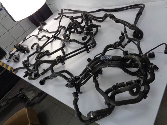 фото №1, Дроти насос води mercedes eqa 250 w243 2021 rok