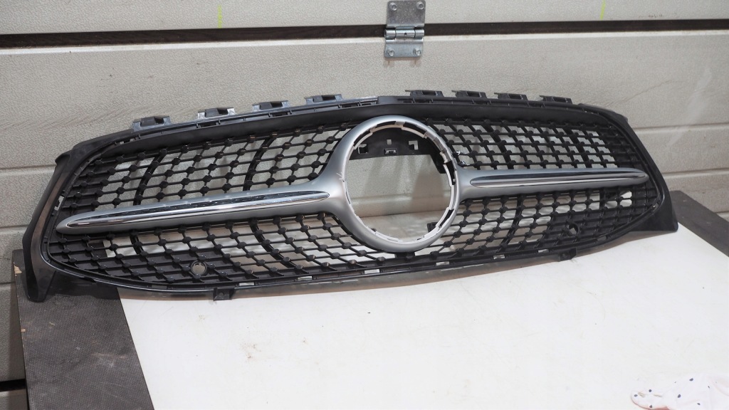 Купити Решітка  mercedes cla w118 amg a1188880000