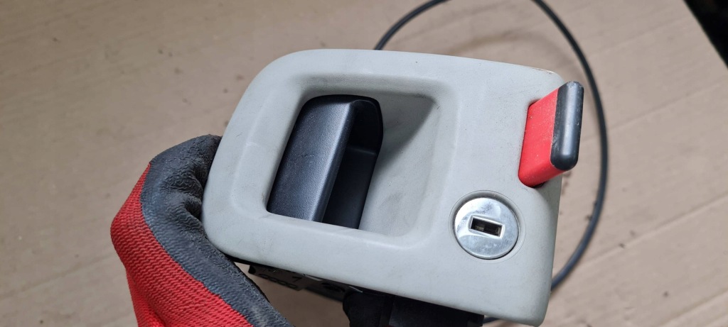 A5 8t рестайлінг  замок сидіння сидіння oparcja правий задні 8k5885682a a4 b8 Доставка