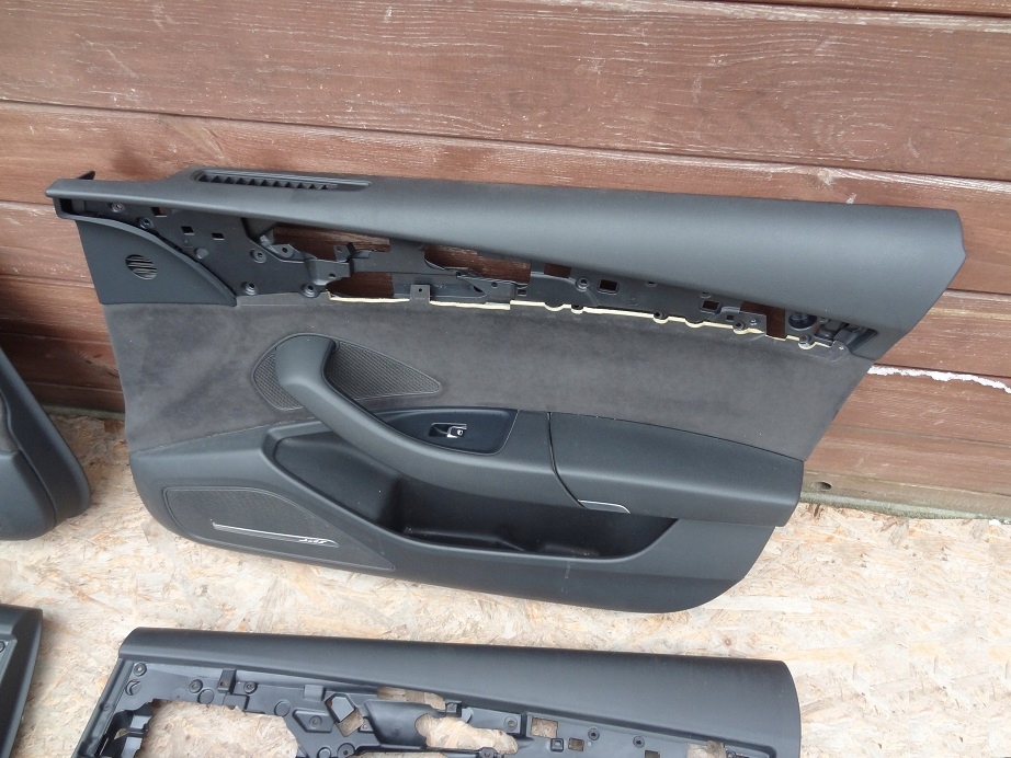 Оббивка двері алькантара  bose audi a8 d4 long 4h4 в Україні