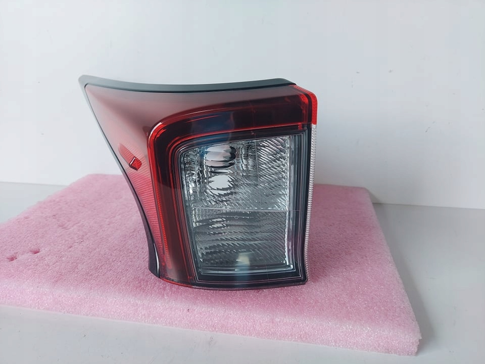 фото №4, Toyota prius iv 15- лампа левая задняя задняя