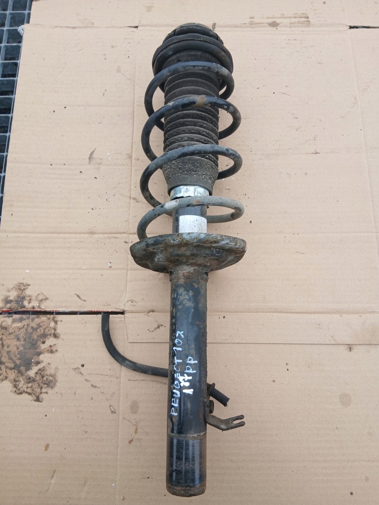 Купить Peugeot 107 1.0 амортизатор правый перед