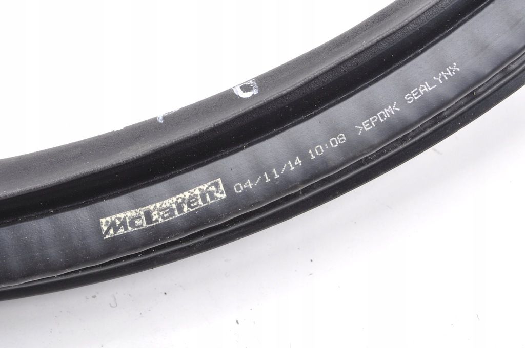 фото №7, Mclaren 650s прокладка дверь правый перед