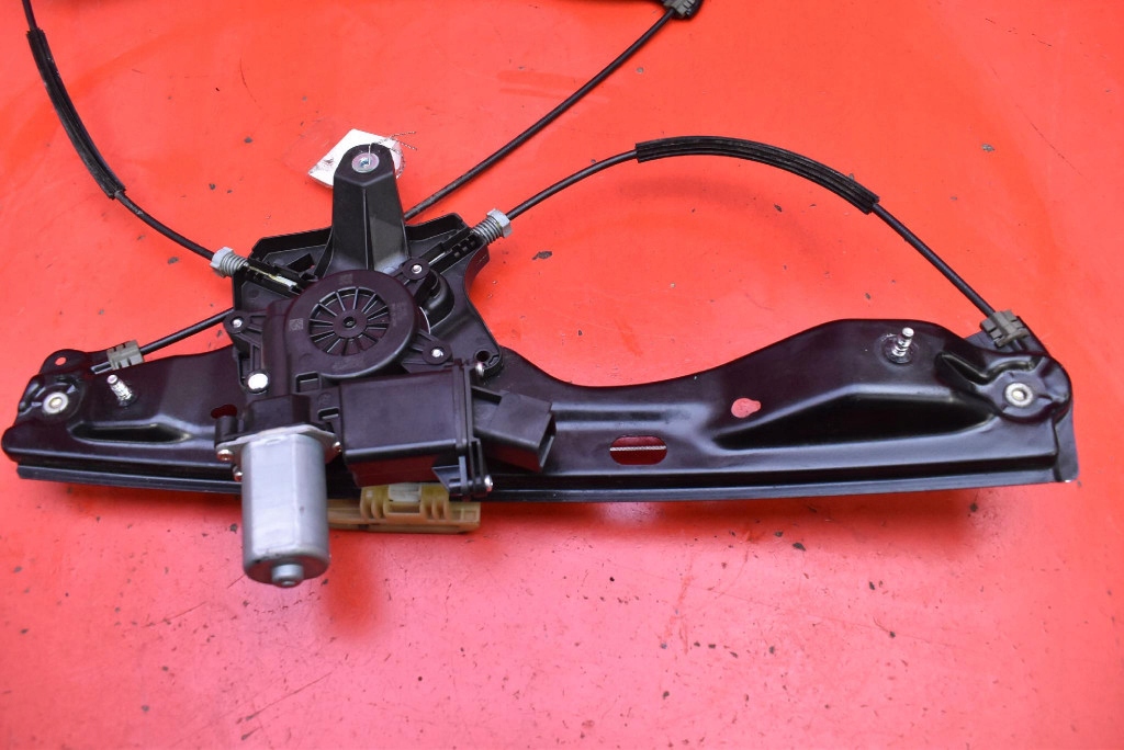 Підйомник скло правий перед європа  13406674 opel astra 5 v k 5d hb 15-20 в Україні