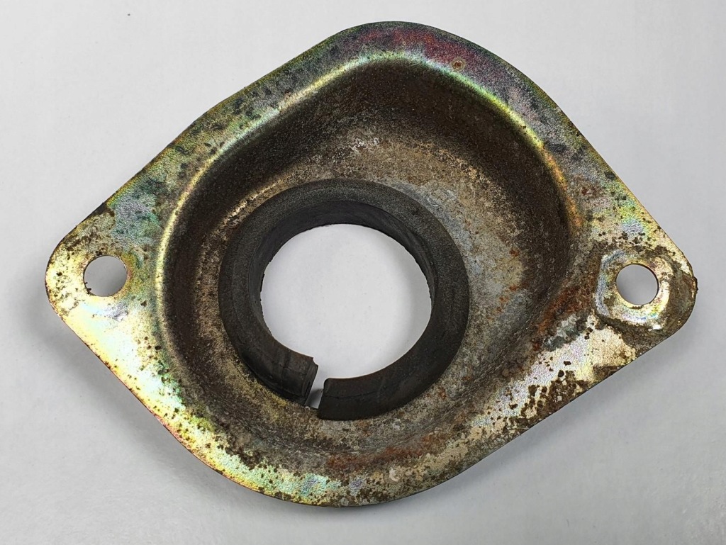 фото №1, Кронштейн резиновый элемент трубы воды toyota mr2 ii sw20 2.0 16v