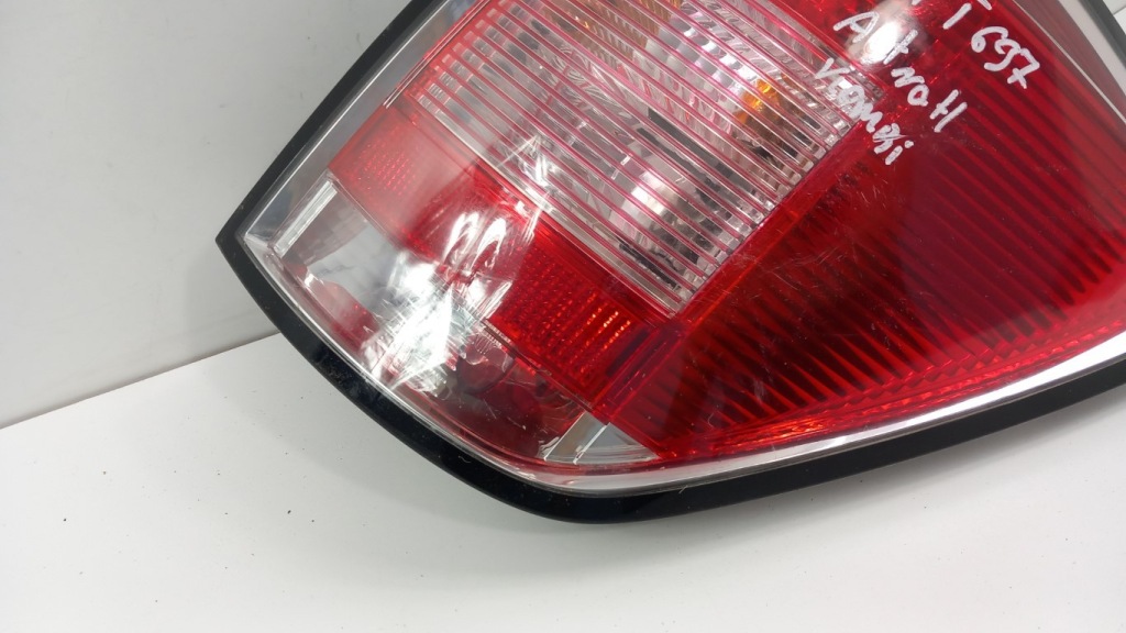 фото №3, Opel astra h kombi лампа задня права