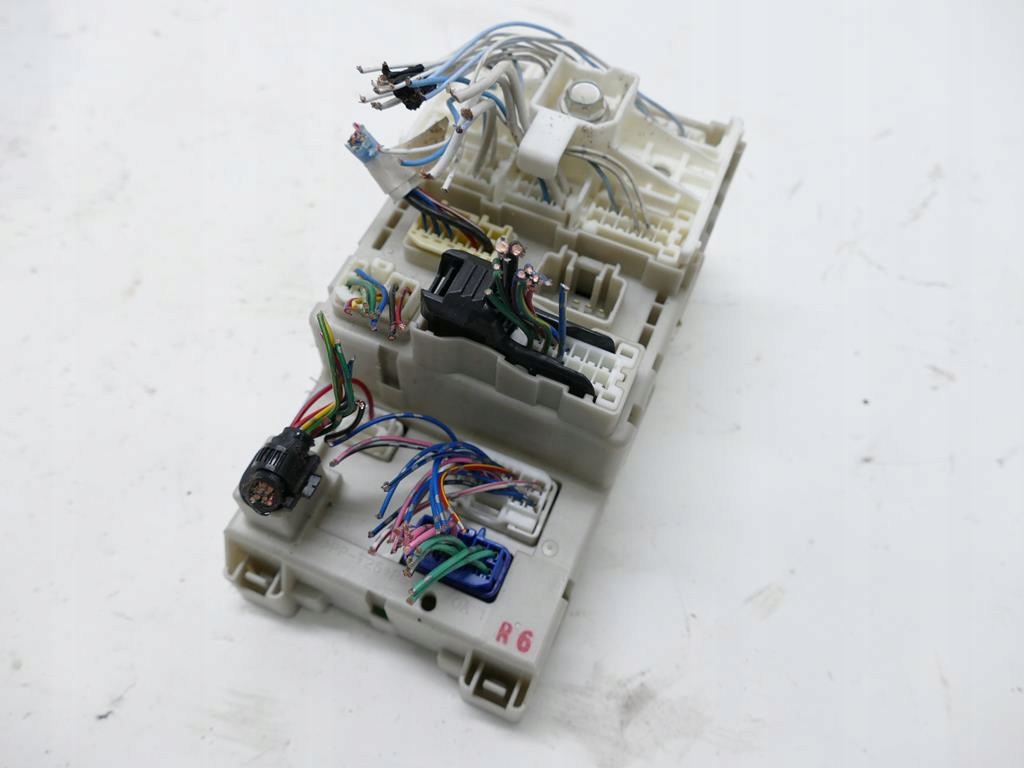 фото №2, Toyota rav4 ii d4d коробка предохранителей модуль