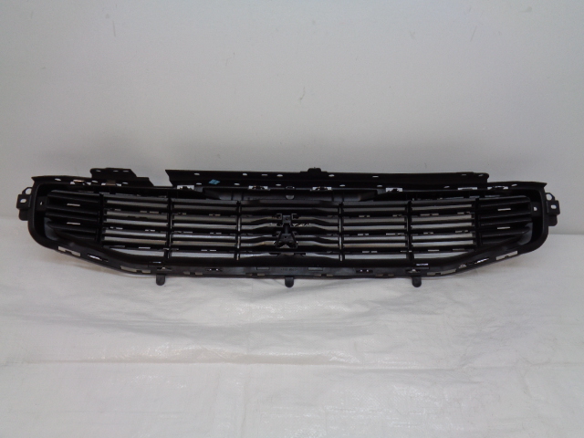 Peugeot 508 рестайлинг  решётка радиатора решётка бампера решётка радиатора хром lew с Разборки