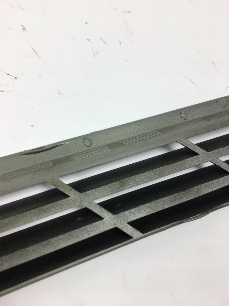 фото №9, Решітка права впуск повітря кузов стійка c mercedes w201 190 2016980289