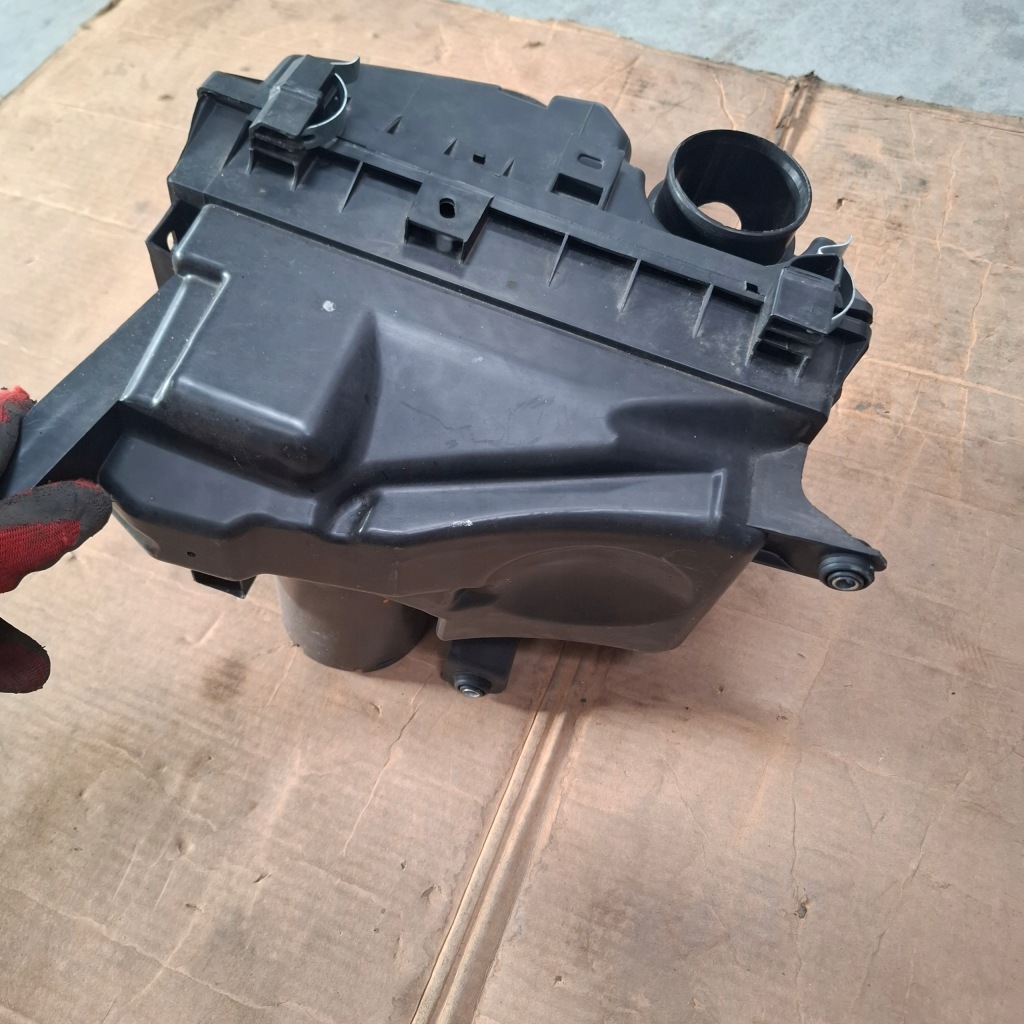 фото №9, Toyota hilux viii 8 15- 2016-24 корпус фильтра воздуха góra dół основание