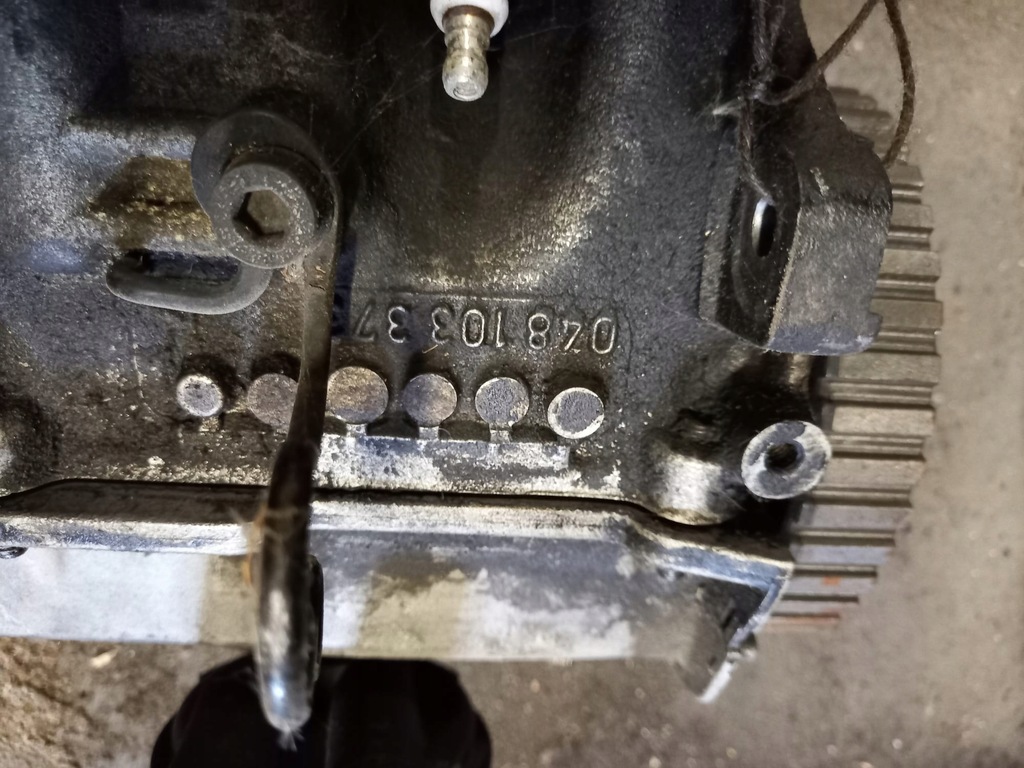 фото №4, Головка двигателя 048103373 seat toledo 2.0 b