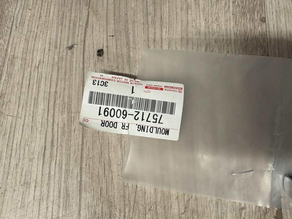 Купить Lexus gx460 молдинг прокладка уплотнитель левый перед 75712-60091