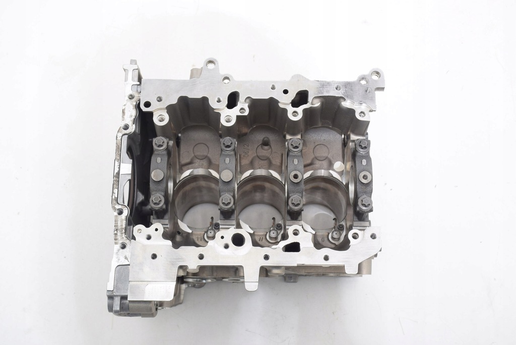 фото №8, Bmw 2 u06 x1 u11 220i 1,5 b38a15p блок двигуна