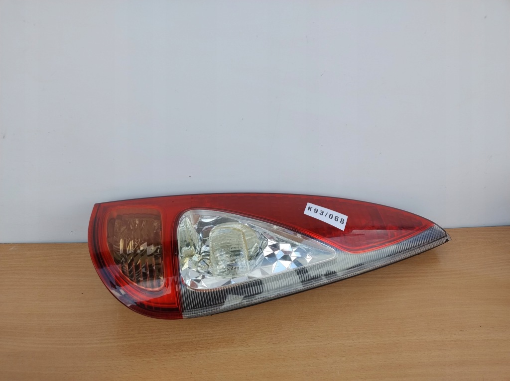 фото №1, Toyota yaris verso lift 03-05 rok права лампа задня 52-091 k93/068