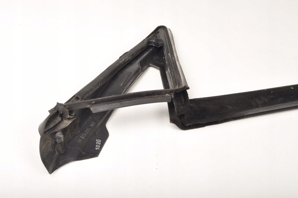 фото №7, Porsche 911 996 прокладка дверь левый перед 99653753106