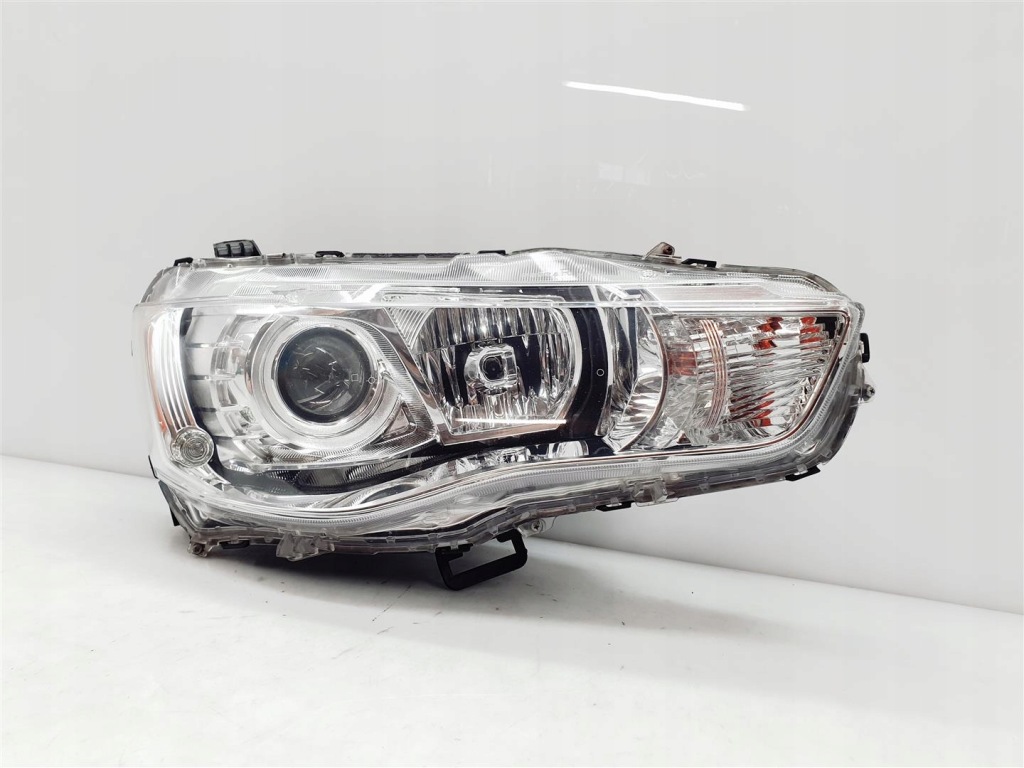 фото №1, Outlander ii lift 10r+ правая лампа перед ксенон eu