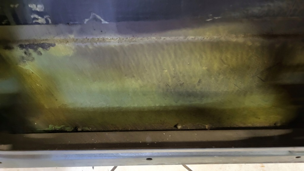 Дверь левое  задняя mercedes w123 универсал без ржавчина Доставка